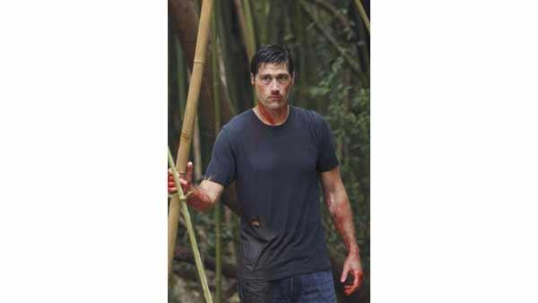 Jack Shephard (Matthew Fox) and his Moses staff. If you want blood, you got it.