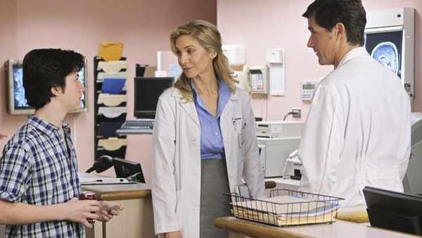 Jack Shephard's son David (Dylan Minnette), Juliet Burke (Elizabeth Mitchell) and Jack Shephard (Matthew Fox)