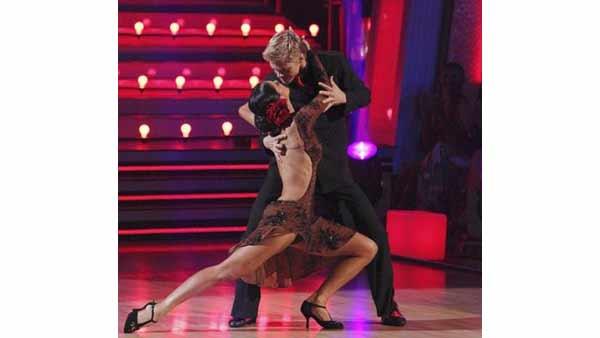 Nicole Scherzinger and Derek Hough performed the Argentine Tango and Jive on 'Dancing With the Stars: Results Show' on Tuesday, May 25. Erin Andrews came in third place, Evan Lysacek placed second and Scherzinger was deemed the winner of season ten.