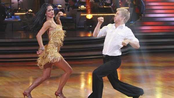 Nicole Scherzinger and Derek Hough performed the Argentine Tango and Jive on 'Dancing With the Stars: Results Show' on Tuesday, May 25. Erin Andrews came in third place, Evan Lysacek placed second and Scherzinger was deemed the winner of season ten.