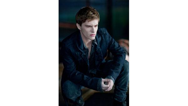 Demetri (Charlie Bewley)