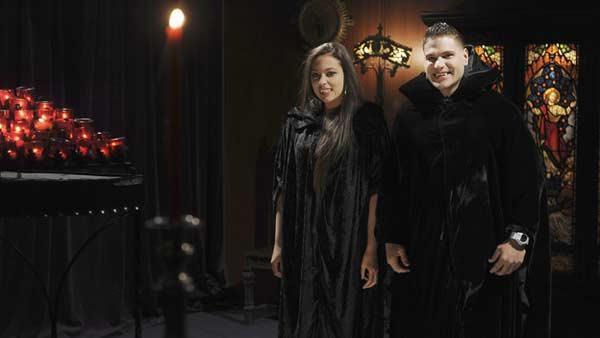 Host Jimmy Kimmel and Nicole Polizzi, ('Snooki') from MTV reality show 'Jersey Shore' reenact a scenes from 'Twilight'.