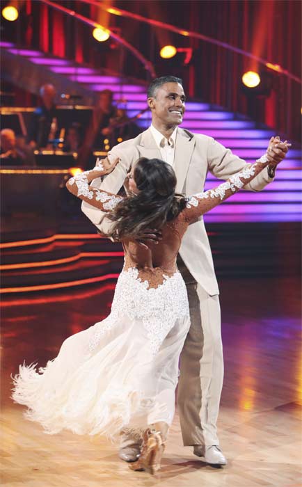 Rick Fox and Cheryl Burke perform on 'Dancing...