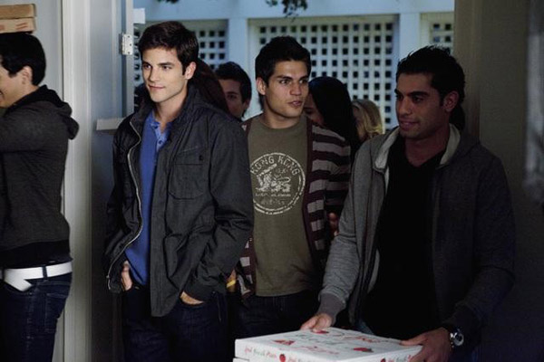 Brant Daugherty (Noel) appears in the 'Pretty...
