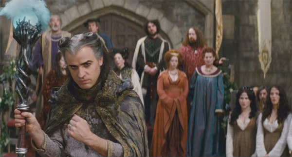 Justin Theroux as the evil wizard Leezar in the...