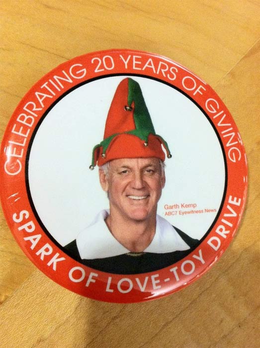 500 Garth the Elf pins were given out to donors...