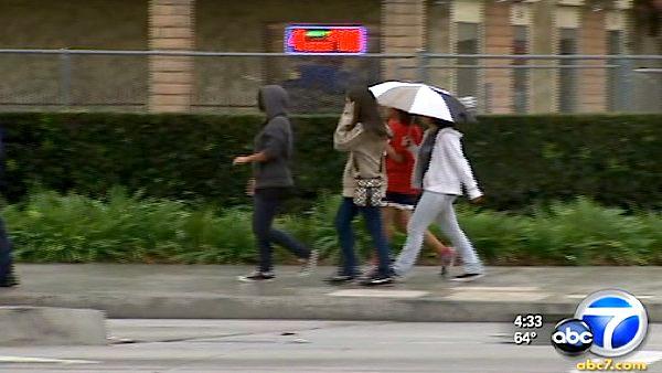 Storm moves on after dropping little rain on LA