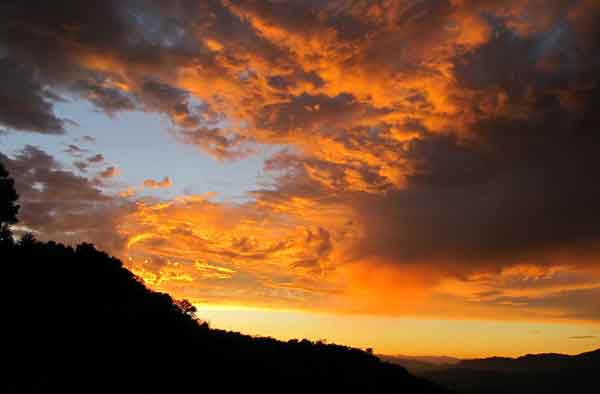 ABC7 viewer Bob Gurr sent in this photo of clouds at Tujunga, Los Angeles, Calif. on Friday Sept. 30, 2011.