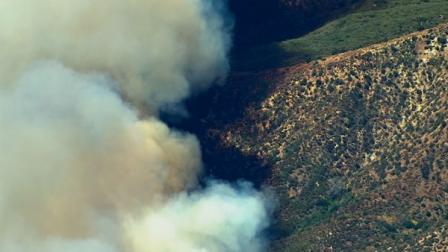 Cajon Pass brush fires destroy 1 home, 350 acres | abc7.com