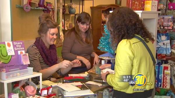 Customers rally around boutique following robbery | abc30.com