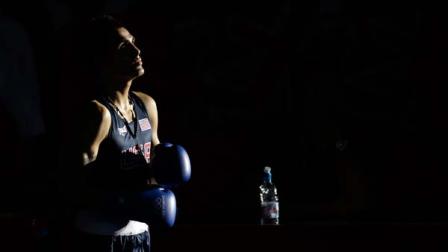 Jose Ramirez makes his way to a fight against Frances Rachid Azzedine