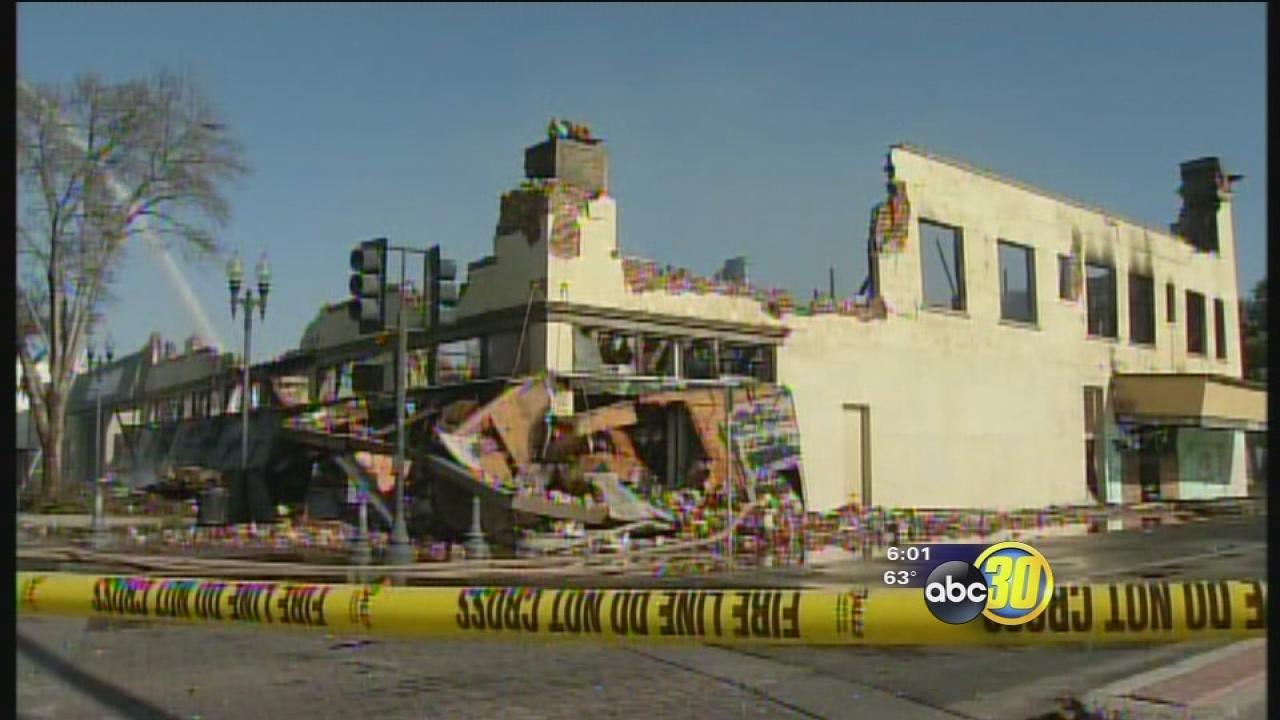 Flames Destroy An Old Hotel In Porterville Abc30