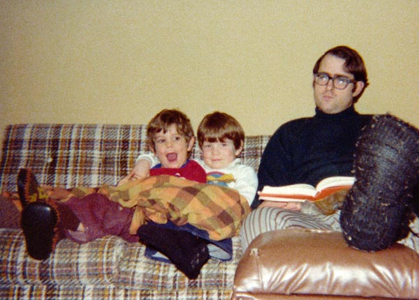 Sontaya and her super stylish dad back in 1976....
