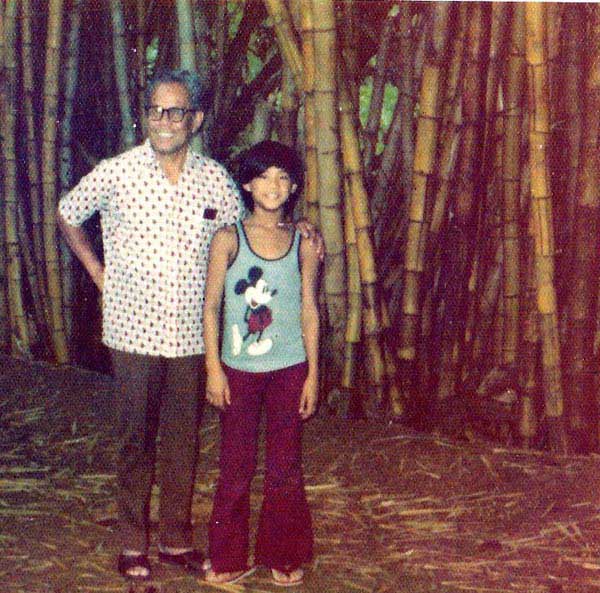 Sontaya and her super stylish dad back in 1976....