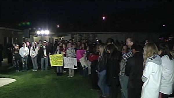 Candlelight vigil held for Sierra LaMar | Video | abc7news.com