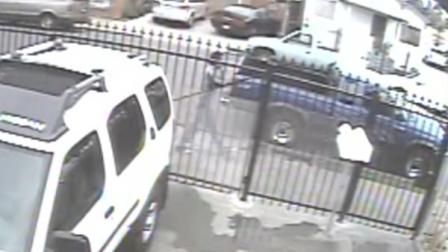 Surveillance video of kidnapping and molestation suspect in Oakland.