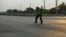 Commuting is a hassle, but a volunteer traffic cop in Thailand is doing his best to entertain weary drivers.
