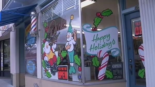 Local Businesses Cash In On Holiday Shopping Frenzy