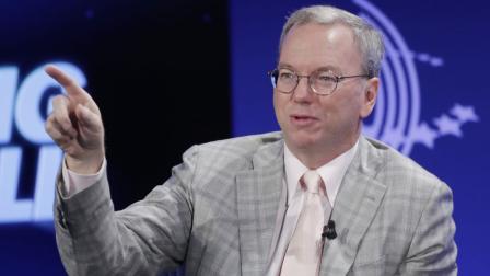Eric Schmidt, Chairman of Google, participates in the panel discussion The Pulse of Todays Global Economy at the Clinton Global Initiative.