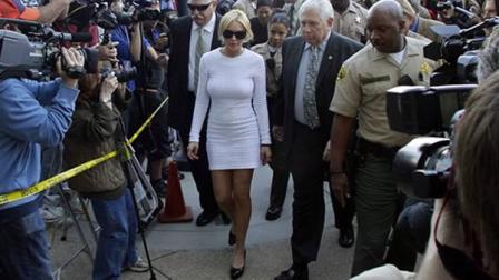 Lindsey Lohans white dress sells out online