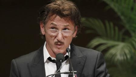 Actor Sean Penn receives award for work in Haiti
