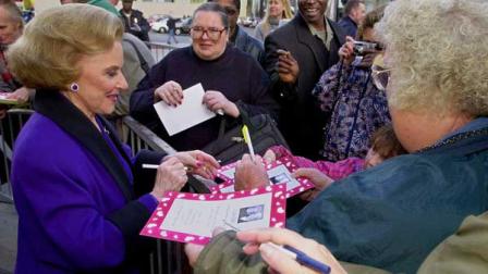 Dear Abby advice columnist Pauline Phillips