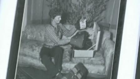 A Tracy woman has discoverd some never-published photos of Amelia Earhart.