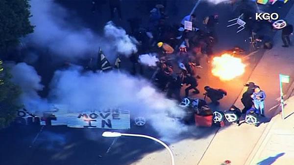 Occupy Oakland protesters hold 'Move-In Day'