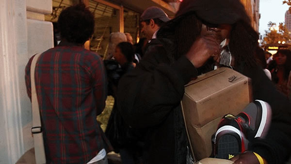A Foot Locker Store in Oakland is looted during protests to the Johannes Mehserle verdict. (Submitted by Redbulldog88) 