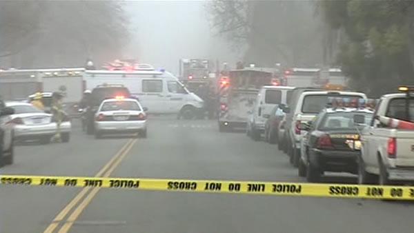 3 killed after plane crashes in East Palo Alto