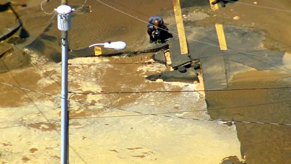 Water main break causes major flooding