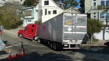 Big rig stuck on hill in Noe Valley