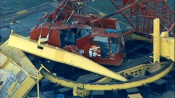 Crane falls near SF-Oakland Bay Bridge