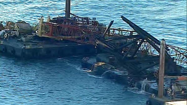 Crane falls near SF-Oakland Bay Bridge