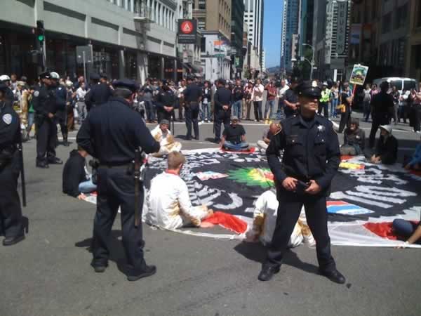 15 arrested in big oil protest