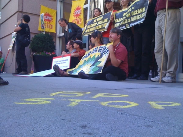 15 arrested in big oil protest