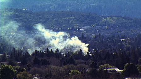 Two-alarm fire destroys 4 apartment in Campbell
