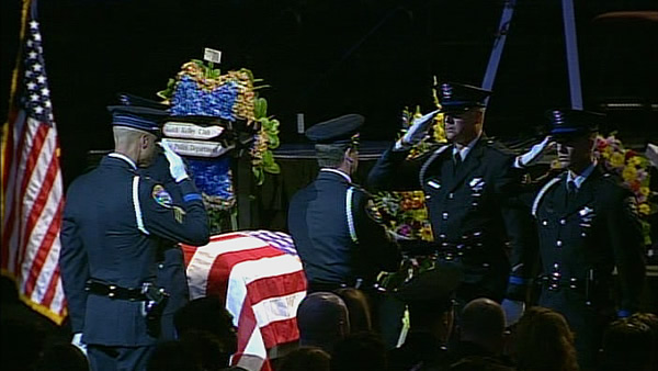 Officers honor fallen Santa Cruz police officers...