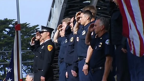 Officers pay respects to two Santa Cruz police...