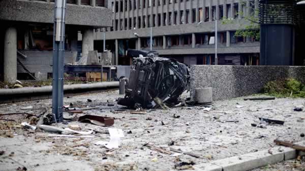 Explosion rocks Oslo gov't HQ; 1 dead but PM OK