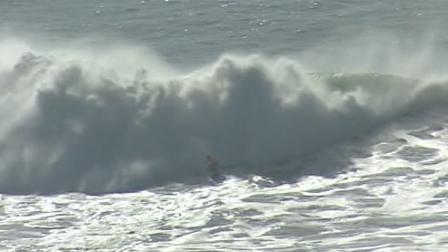 Mavericks surf
