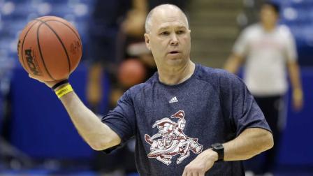 St. Marys head coach Randy Bennett
