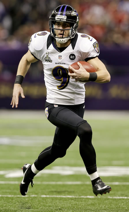 Baltimore Ravens kicker Justin Tucker tries for...