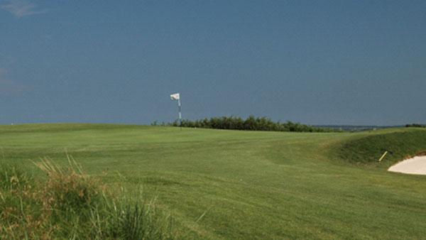 Nags Head is short enough to tempt driver off every tee