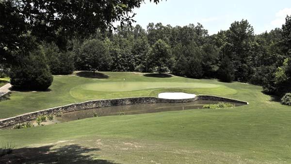Par-4, 5th at Old Waverly