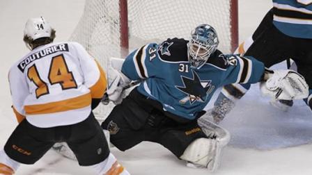 San Jose Sharks goalie Antti Niemi