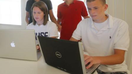Can spending time on sites like Facebook actually help kids in school?
