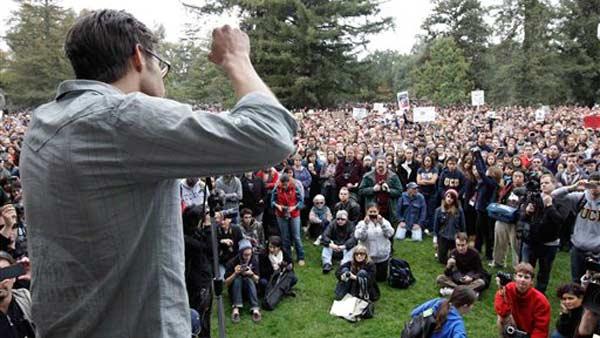 Former Los Angeles police chief to review UC Davis pepper spray ...