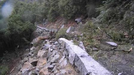 A rockfall has closed off indefinitely a major access road into Yosemite National Park.
