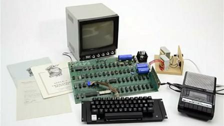 Rare Apple computer could fetch $640k at auction